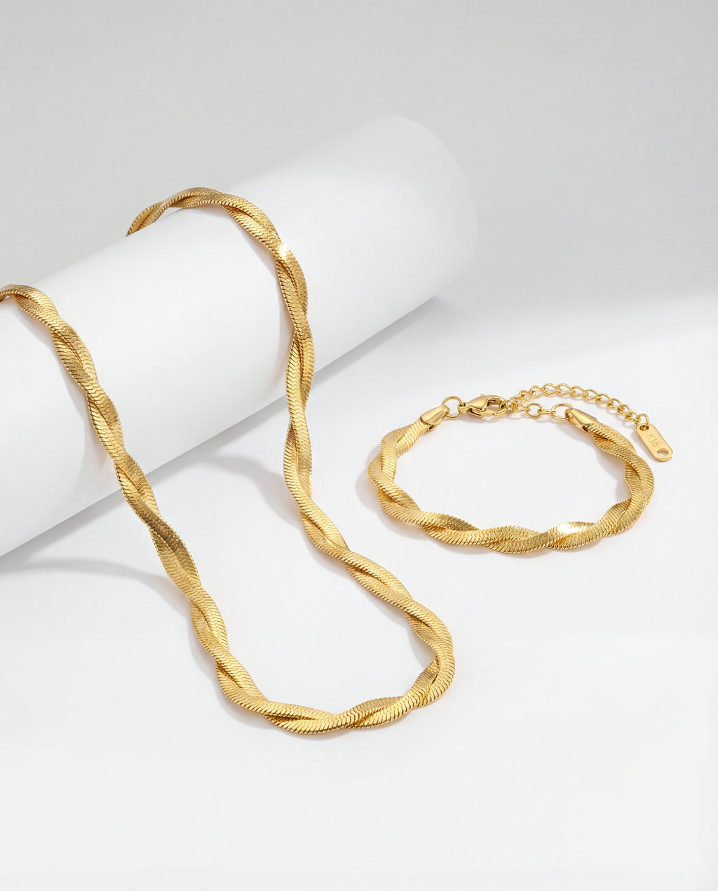 Maréa Twist Bracelet